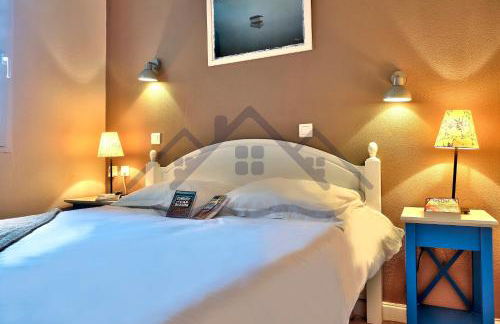 LocaLise - A05 - Plain-pied avec petite vue mer donnant sur la piscine et le jardin - Grande salle de bain - Wifi inclus - draps inclus - animaux bienvenus - parking gratuit - Foto 10