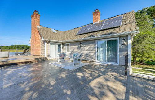 Riverfront Gem with Fire Pit in Eden - Foto 33