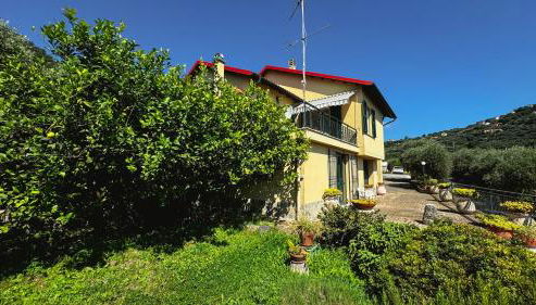 Villa in collina con vista mozzafiato su Noli - Photo 3, Garden view