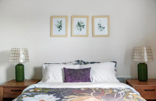 Cozy escape with Hot Tub, ideal for family & friends - Photo 41