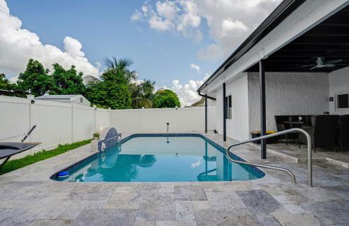 Luxe by Jenn - 3BR Retreat with Heated Pool - Photo 61