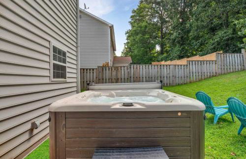 Updated University Area Home with Hot Tub Near Charlotte Your Perfect Retreat - Foto 31