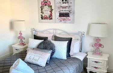 Farmhouse Retreat with Hot Tub, Pool, Horses, Games Room, Free Car Park, Only 45 min from Oxford Circus - Foto 19