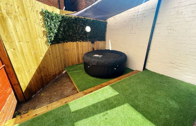 Spacious 2-bed Apartment With Hot tub and Parking - Foto 18