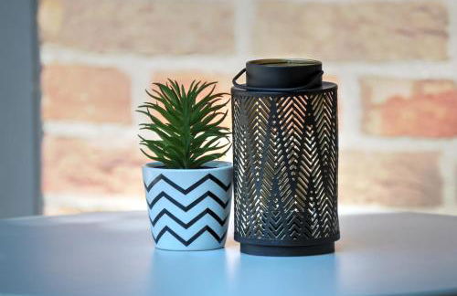 Luxury Suite - Samson in Beverley with patio and private parking - Photo 11