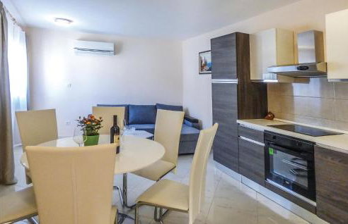 10 Bedroom Beautiful Home In Kucice - Foto 3