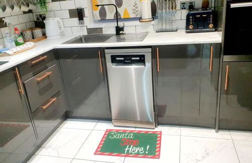 Families Only - Pet Friendly sleeps 6 maximum NO PARTIES - Foto 5