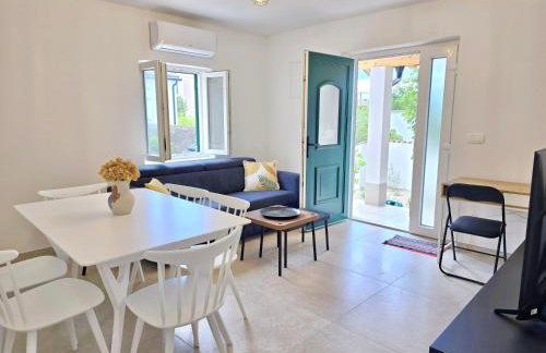 Mare`s Private House 1st floor with Pool - Foto 52