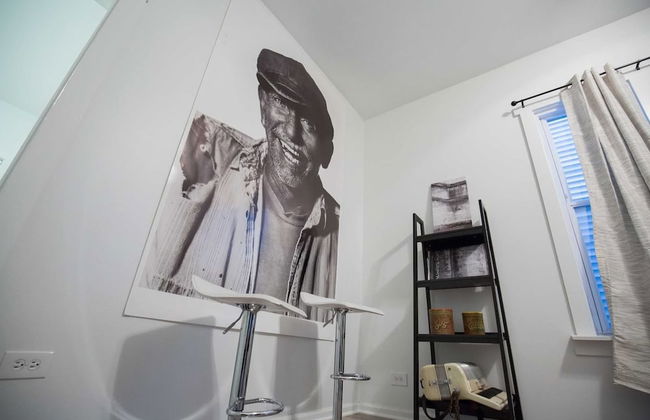 Simple in Palmer Square - Walk to Park and Train - Foto 6