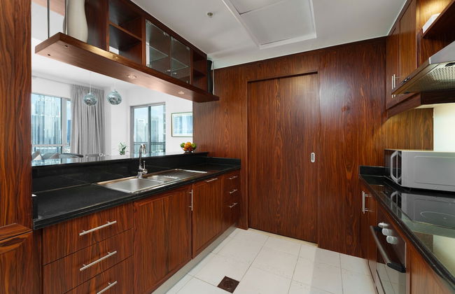 Maison Privee - Exclusive Apt w/ Direct Burj Khalifa Views - Photo 14