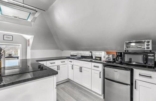 3rd Story Loft Islandview Pets Included with Free Parking! - Foto 11