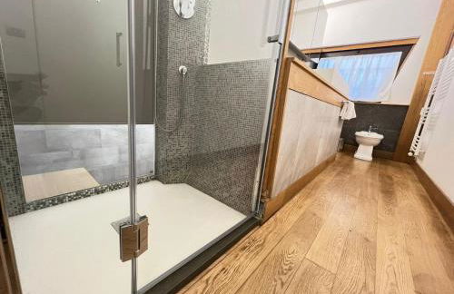 "R&P apartment", short term stay, elegant design, Bisceglie metro station, easy for San Siro and Fiera Milano, free parking - Foto 18