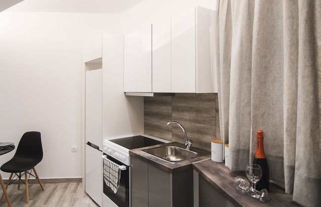 Contemporary Studios Historic Center - Photo 12