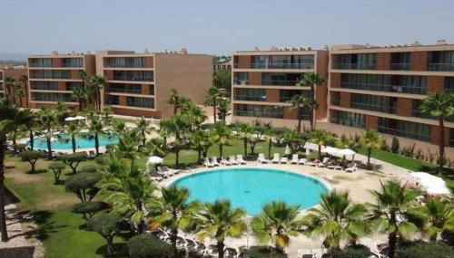 Herdade dos Salgados - 2 Bedroom - Foto 3, Garden, sunbed