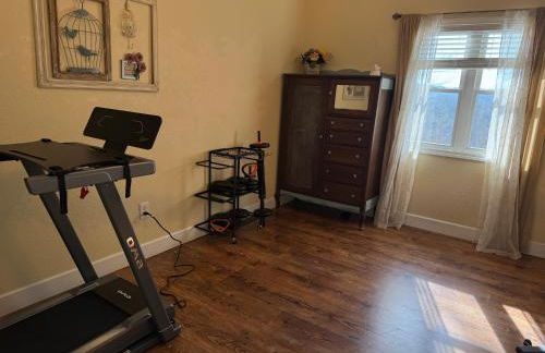 Red Rooster Family Cabin w/Hot Tub+Fire Pit+View - Foto 4