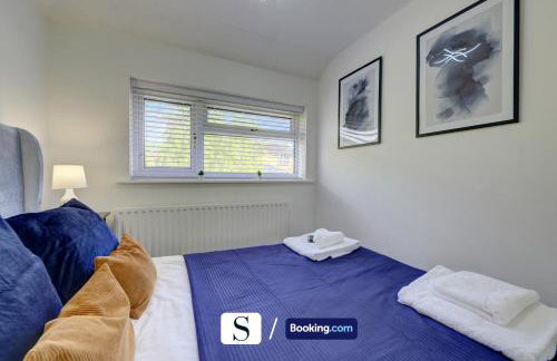 LastMinOffer 10pc Off I A Lovely Executive Home for Families or Contractors I A Lovely Garden and Parking Space I Wifi I Early check-in or Long Term Rates Available I SILVA Short Term Lets 4 out of 5 from over 650 stays - Photo 7