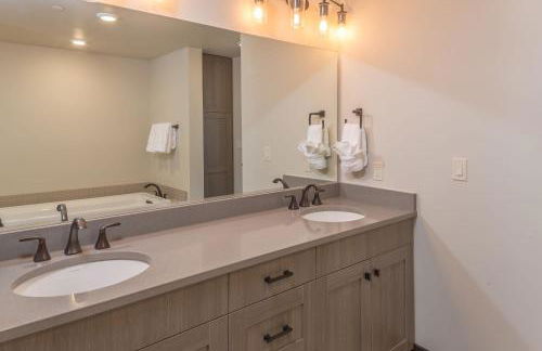 Mountain Lake Condo - Unit 102B - Foto 19