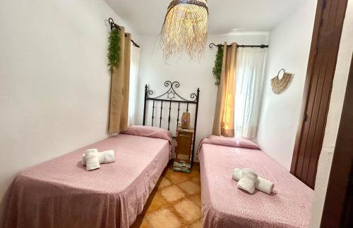 GATU Villa Lurberri, piscina privada, Parking, jardines -Mayores de 25 años y familias " - Foto 35