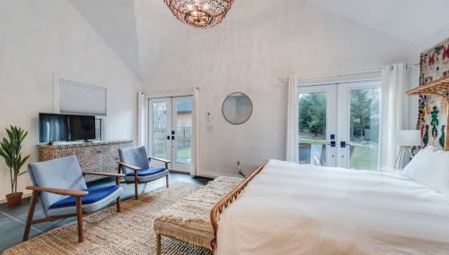 Wooded Oasis and Guest House in Hamptons! - Foto 5