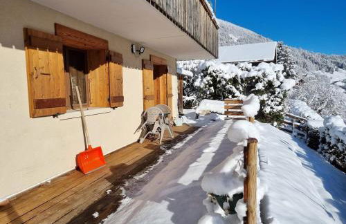 Private terrace, cosy appartement, ideal couple, bbq,relax, welcome, near La Clusaz, Grand Bornand, Annecy and lake, many sports and entertainment activities summer and winter - Foto 13