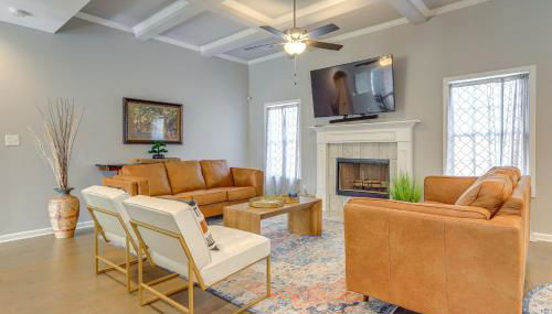 Patio with Fireplace Spacious Sharpsburg Home! - Foto 3