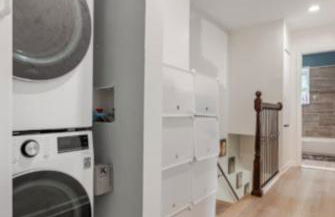 Stylish 3BR Townhouse with Backyard,and Easy Parking - Photo 52