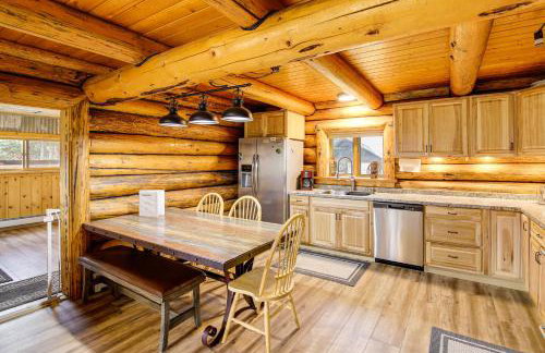 Fish and Hike Seeley Lake Cabin on 2 and Acres! - Foto 4
