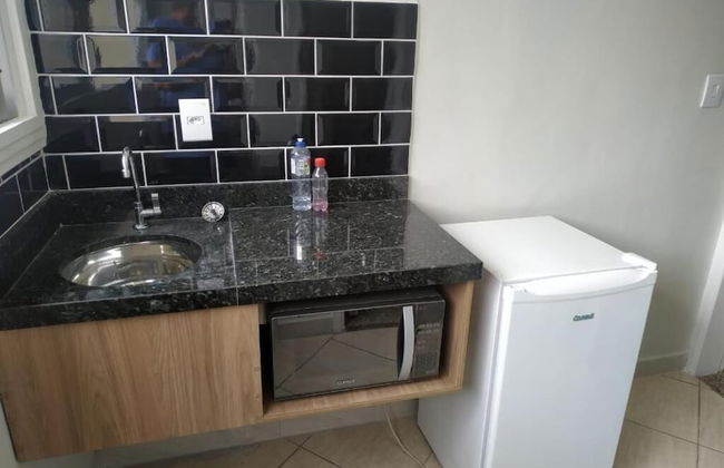 Kitnet com ar na praia das Astúrias - Foto 10