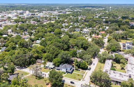 Martin B- historic district apt with pool - Foto 40