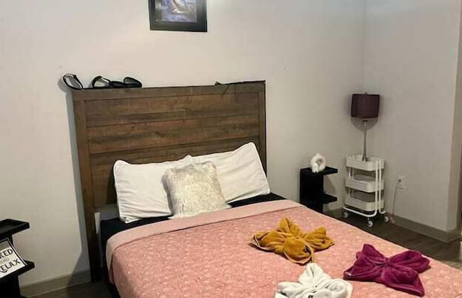 Sexy & Sensual 1BR Escape - Foto 1