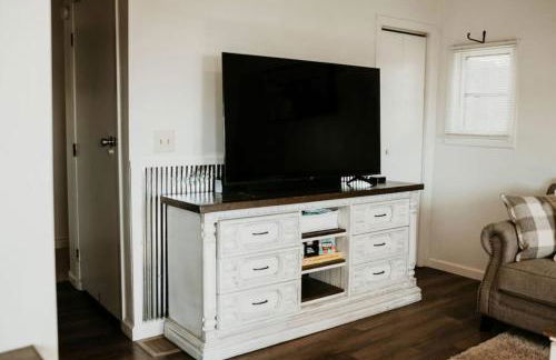 Centrally located - Perch Lake Bungalow - Hot-tub! - Foto 2