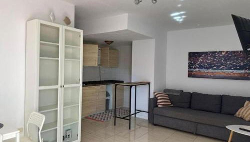 Sunny home in the center near the beach - Photo 5