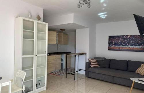 Sunny home in the center near the beach - Photo 5