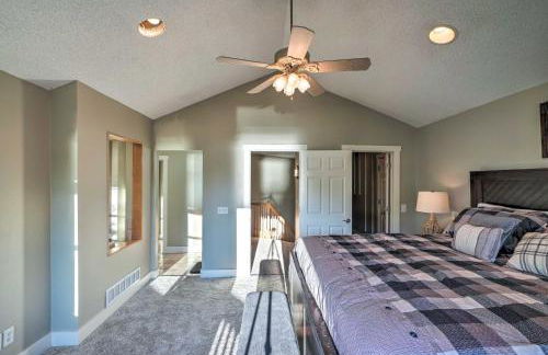 Waterfront Mound Retreat with Dock and Lake Access! - Foto 13