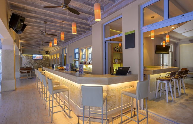 Mythos Suites Hotel - Photo 41