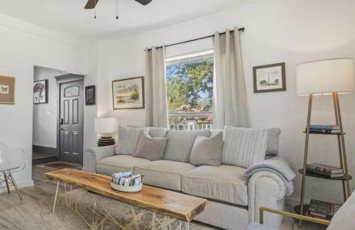 5BR Home 3 min to Paseo Arts #04 - Photo 1