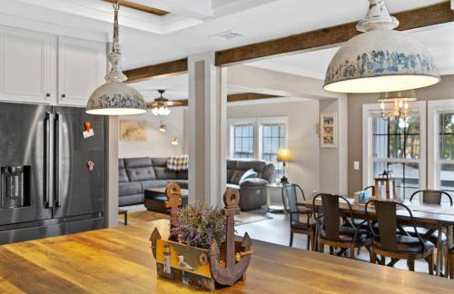 Hartwell Haus with Dock & Playground home - Foto 25