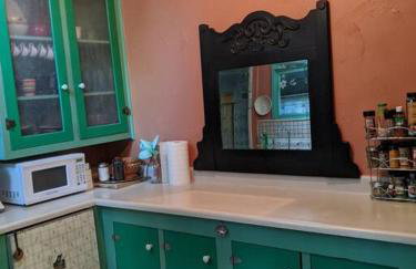 1870s Stained Glass Nostalgia - Foto 46