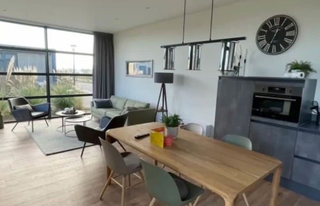 Modern Holiday Home With a Deco Fireplace - Foto 13