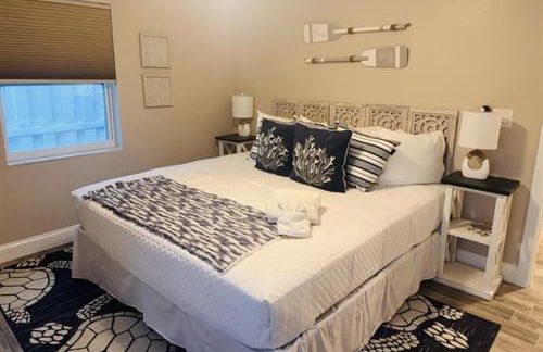 Gorgeous vacation home on the water with heated pool and sand! - Foto 27