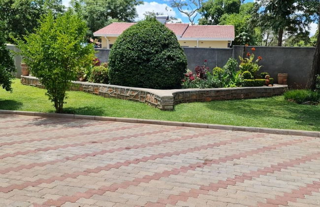 Posh 3 Bed Guesthouse in Hillside With Pool - 2039 - Foto 23