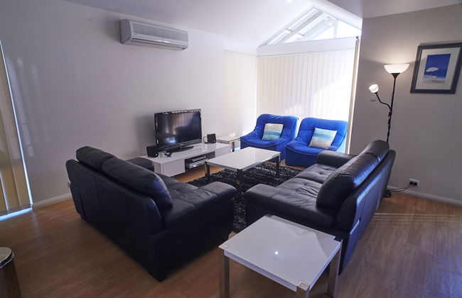 Golf and Beach Retreat - Photo 9