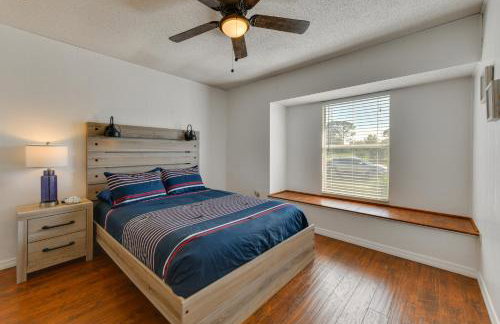 Family Friendly! Games! Waterfront North Port Home - Foto 20