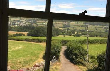 Large Former Farmhouse, Crickhowell - Foto 18