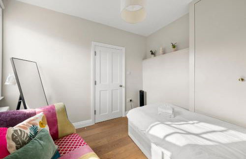 Central Kings Cross modern house with free parking - Foto 14