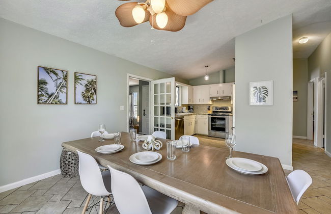 Emerald Sunset by Book That Condo - Photo 18