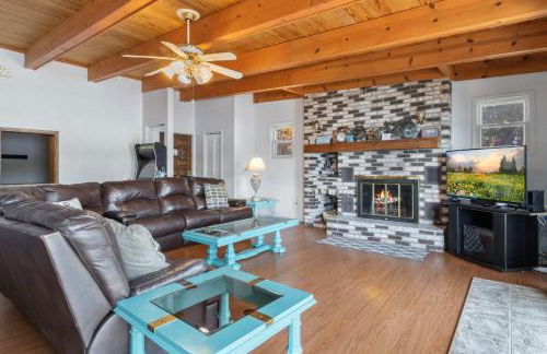 Lakefront Home with Huge Views and Great Fishing - Photo 17