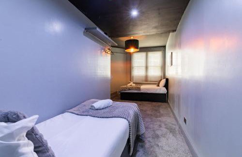 The Gallery on Swan Street - Photo 8