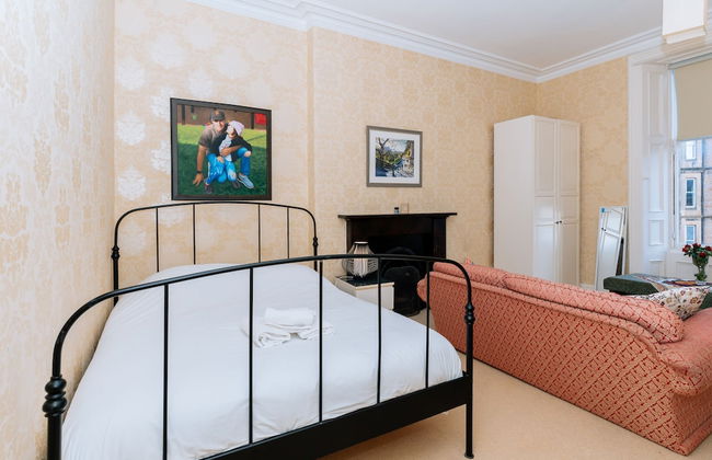 Spacious 4 Bedroom Apartment Near The Meadows/old Town - Foto 11