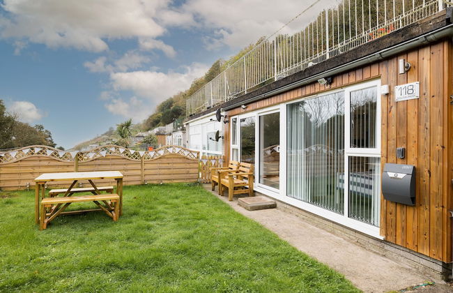 2 Bed Villa Sleeps 4 - Wifi, Garden, Sea Views - Foto 32